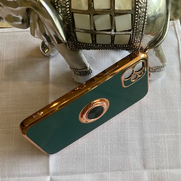 Silicone I phone case with rotatable kickstand & shockproof protection - Picture 8 of 9